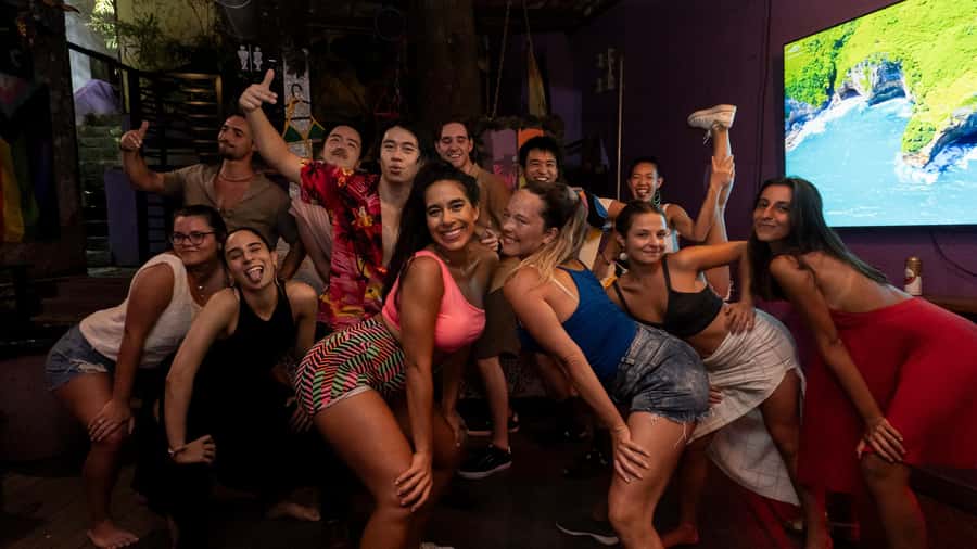 Rio Experience: Caipirinha Workshop (2 Caipis) + Funk Class - My take on the Friday-night format