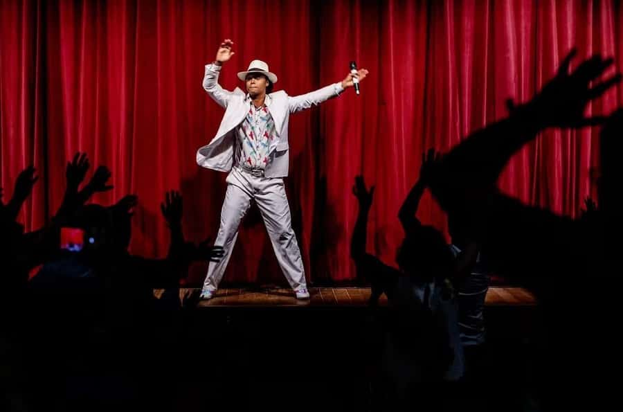Rio: Ginga Tropical Folkloric Show & Optional Dinner - What You Will Not Be Able to Do Inside