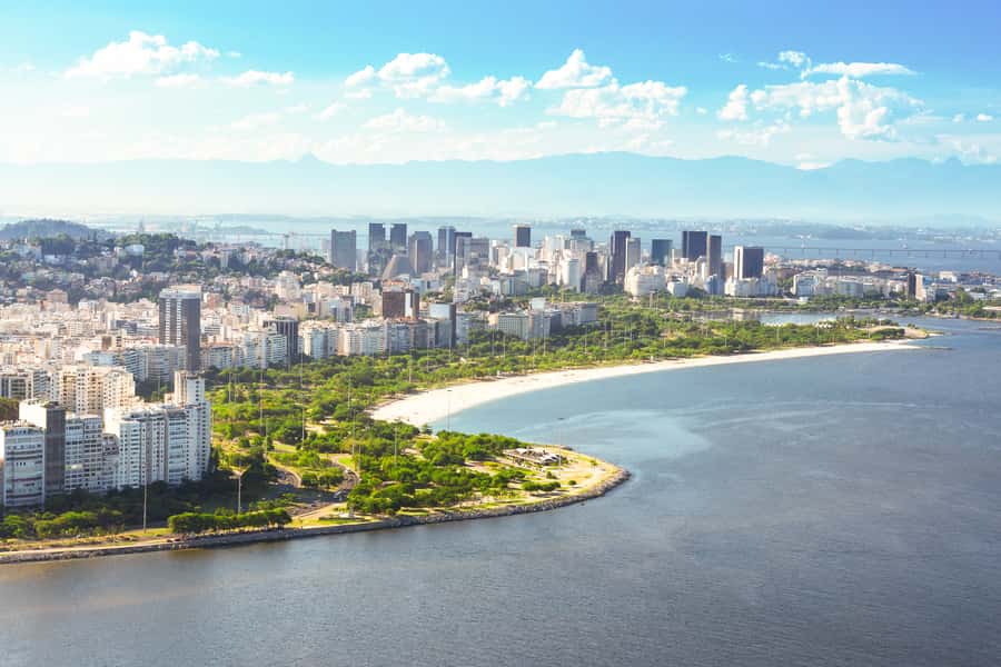 Rio: Guanabara Bay 2-Hour Boat Tour - The forts and beaches along the Niterói shore