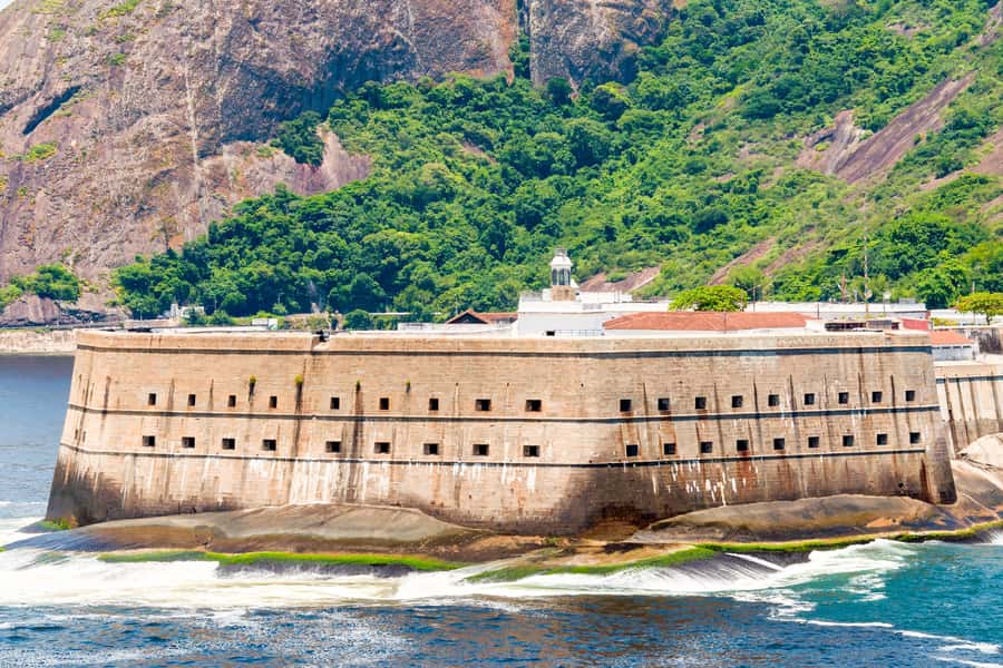 Rio: Guanabara Bay 2-Hour Boat Tour - Islands, the bridge, and the return toward Rio