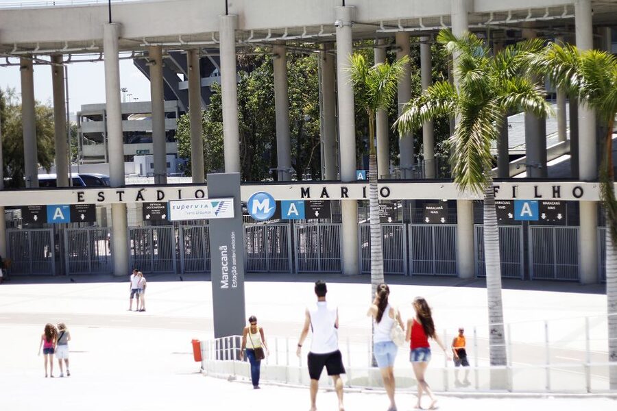 Rio: Maracanã Stadium & Christ the Redeemer by Rack Railway - A four-hour schedule with two very different stops