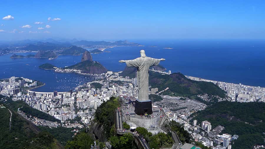 Rio: Maracanã Stadium & Christ the Redeemer by Rack Railway - The rack railway through Tijuca Forest