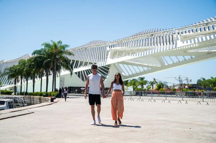Rio: Olympic Boulevard, AquaRio and Museum of Tomorrow Tour - Pickup, timing, and language choices