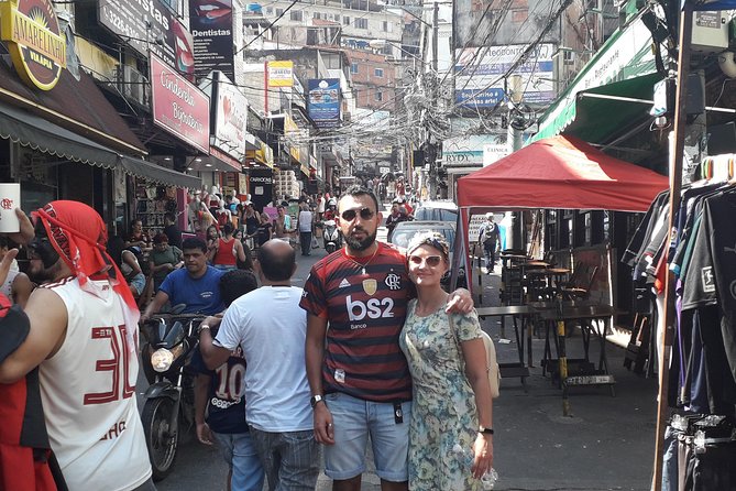 Rocinha Local Tour - Lunch and local shopping