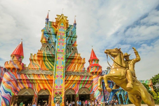 Round Trip Beto Carrero World from Balneario Camboriu - Entering Beto Carrero World in Penha