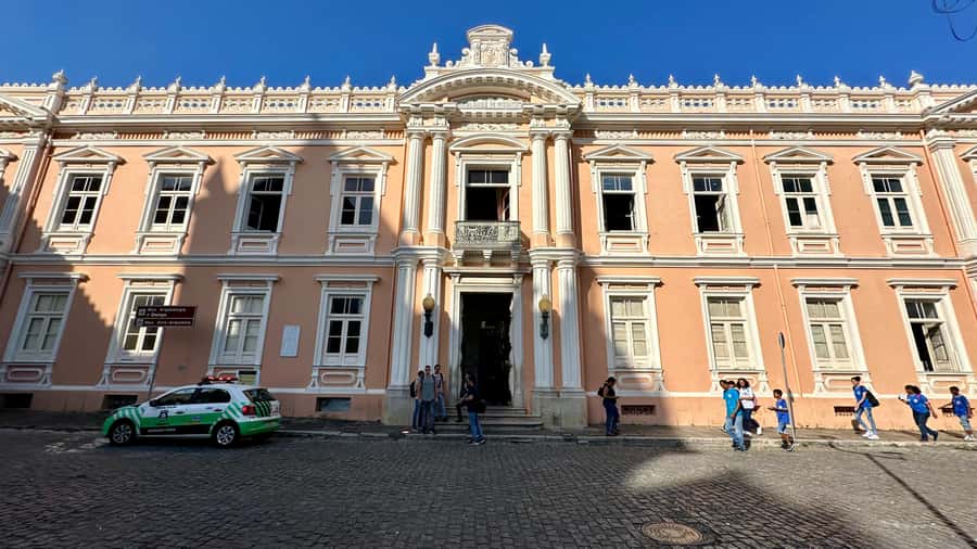 Salvador: Anthropological City Tour with Lunch IN 6 HOURS - Feijoada in Garcia with a local family