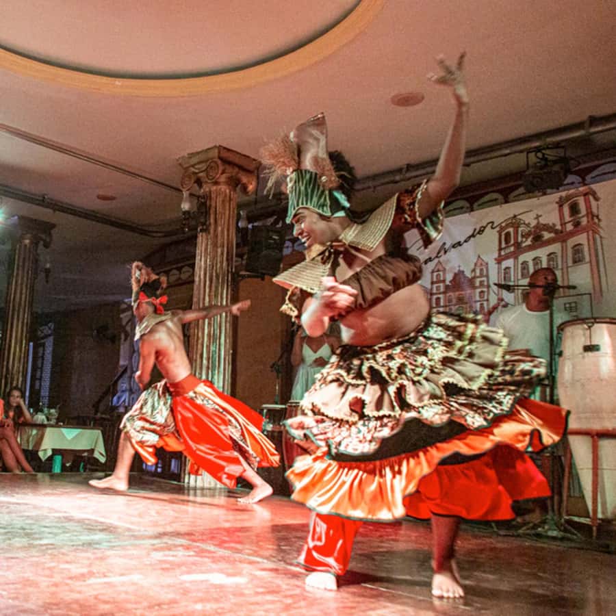 Salvador by Night: Cultural Show and Dinner. - The folklore show: capoeira, Samba de Roda, and Candomblé