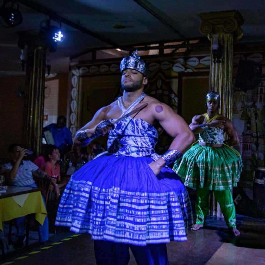 Salvador by Night: Cultural Show and Dinner. - Guide service and language choices