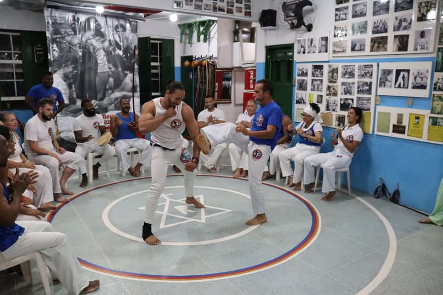 Salvador: Cultural Night of Capoeira, Samba, and Drumming - The heat and physical setting