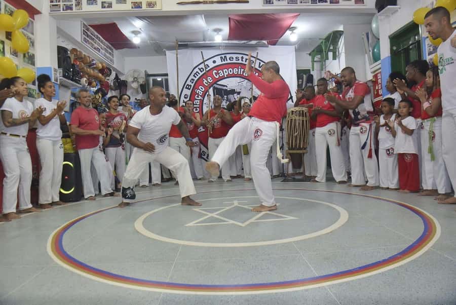 Salvador: Cultural Night of Capoeira, Samba, and Drumming - Samba, Maculelê, and the power of rhythm