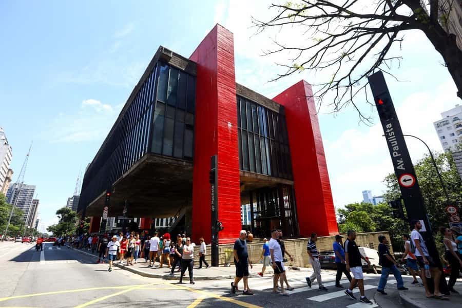 São Paulo: 5hr City Tour With Fruit Tasting - Sé Cathedral and Liberdade show two different São Paulos