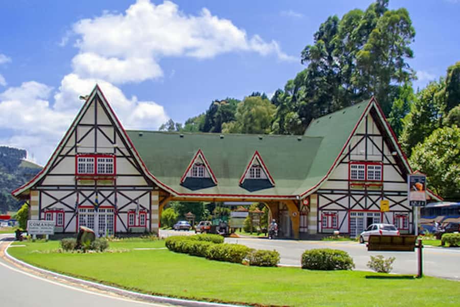São Paulo: Campos do Jordão Guided Tour - Languages, Group Size, and Guide Style
