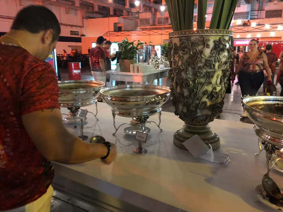São Paulo Carnival Seating with Food, Drinks, & Transfer - Who should book this Carnival experience
