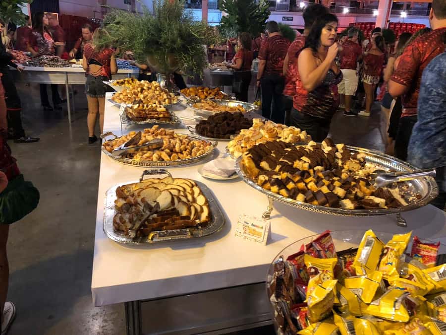 São Paulo Carnival Seating with Food, Drinks, & Transfer - Choosing between the 3:30 AM and 7:00 AM return