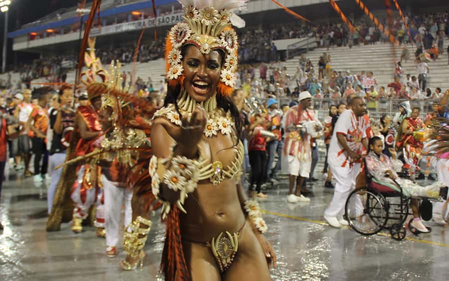 São Paulo Carnival Seating with Food, Drinks, & Transfer - How the value compares with a simple parade ticket