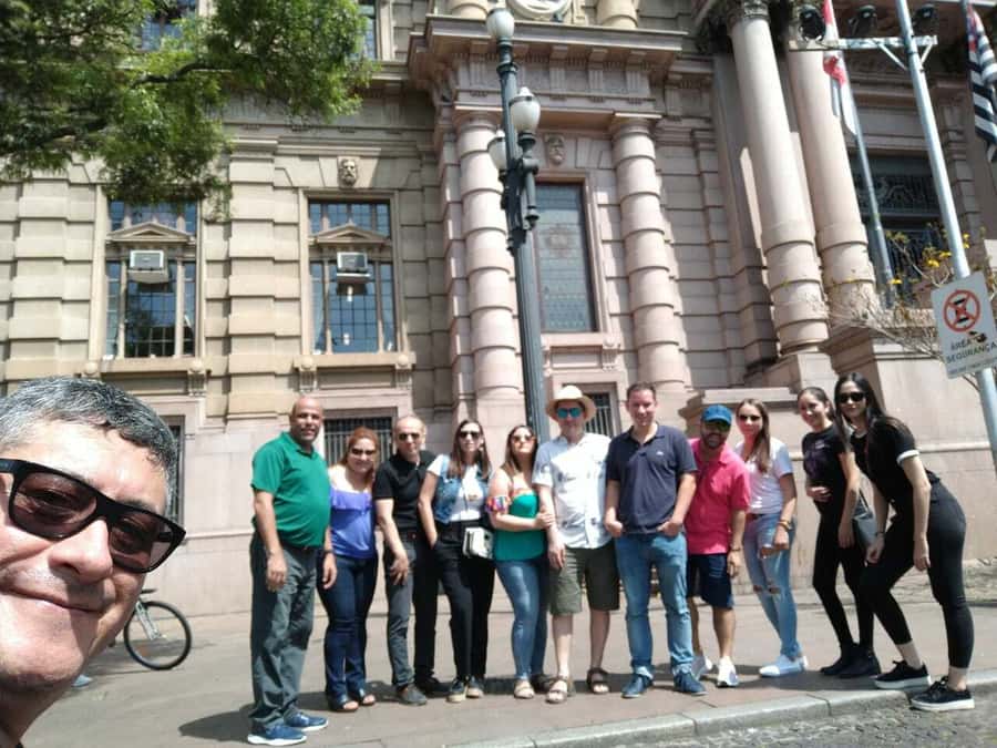 São Paulo: Downtown Walking Tour with Farol Santander Entry - Key points to know before you book