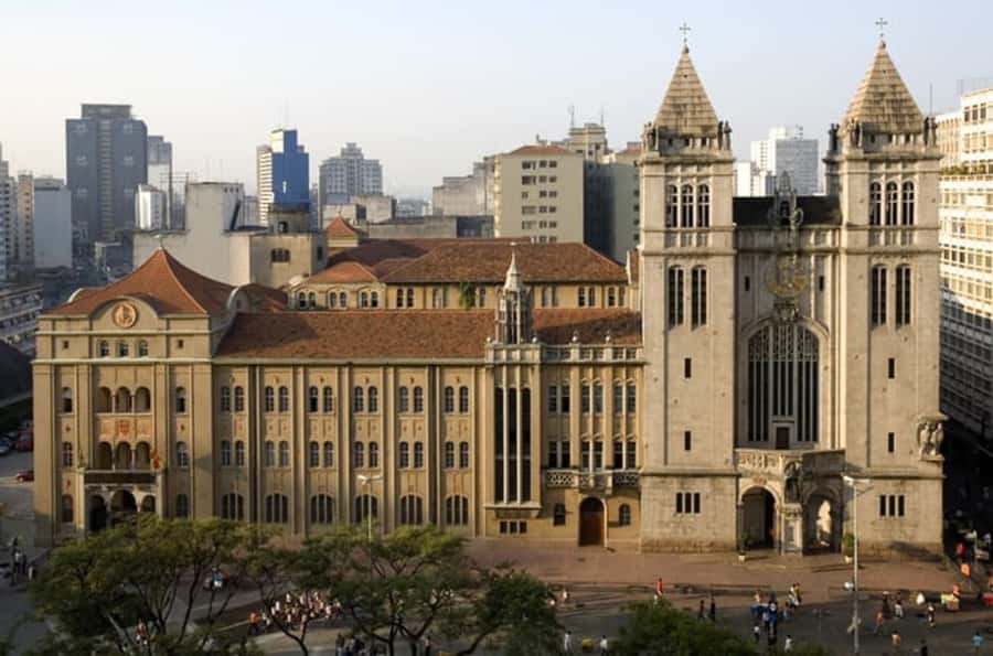 São Paulo: Downtown Walking Tour with Farol Santander Entry - Law, trade, and the institutions that built the city