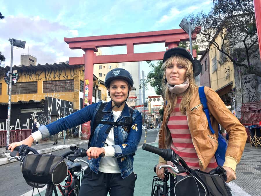 São Paulo Highlights: Culture, History, and Vibrance by Bike - Rolling downhill through central São Paulo