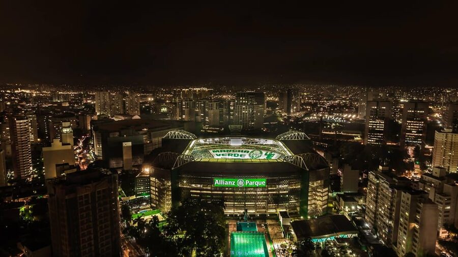 São Paulo: Nightlife Extravaganza Tour with Rooftop Bars - Dancing through the final part of the night