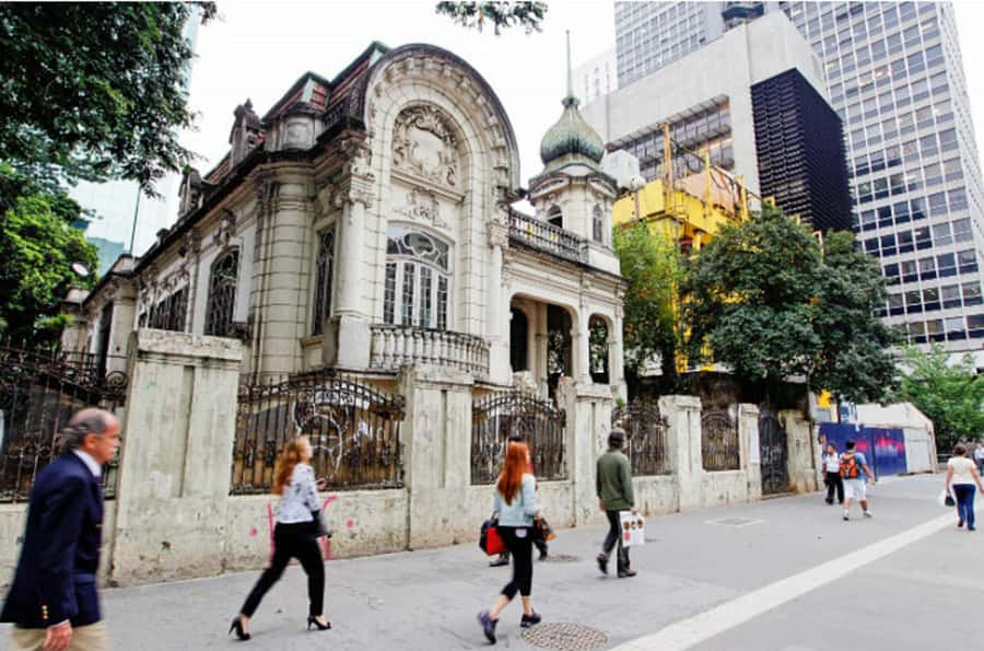 São Paulo: Paulista Avenue Walking Tour - FIESP and MASP: the avenue’s famous face