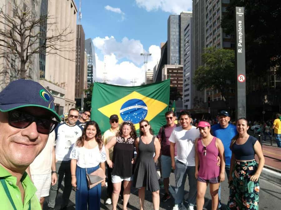 São Paulo: Paulista Avenue Walking Tour - The first stretch: hospitals, roses, murals, and culture