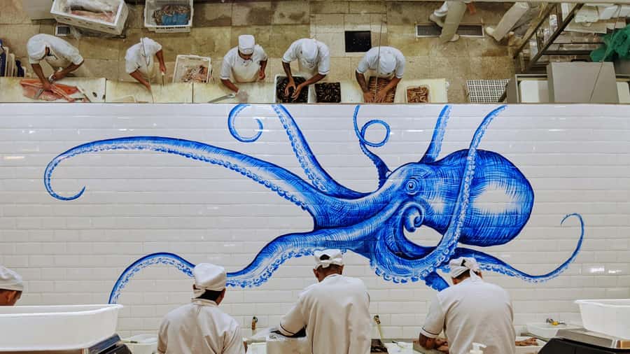 Sao Paulo, Pinheiros - Food & Graffiti Tour | in English - Starting with food near the market