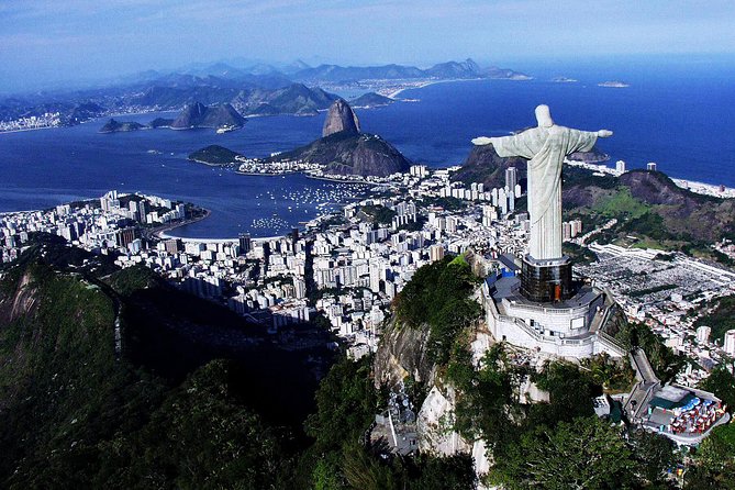 Skip the Line to Christ Redeemer, Sugar Loaf and Barbecue Lunch - Guides, vehicles, and group size