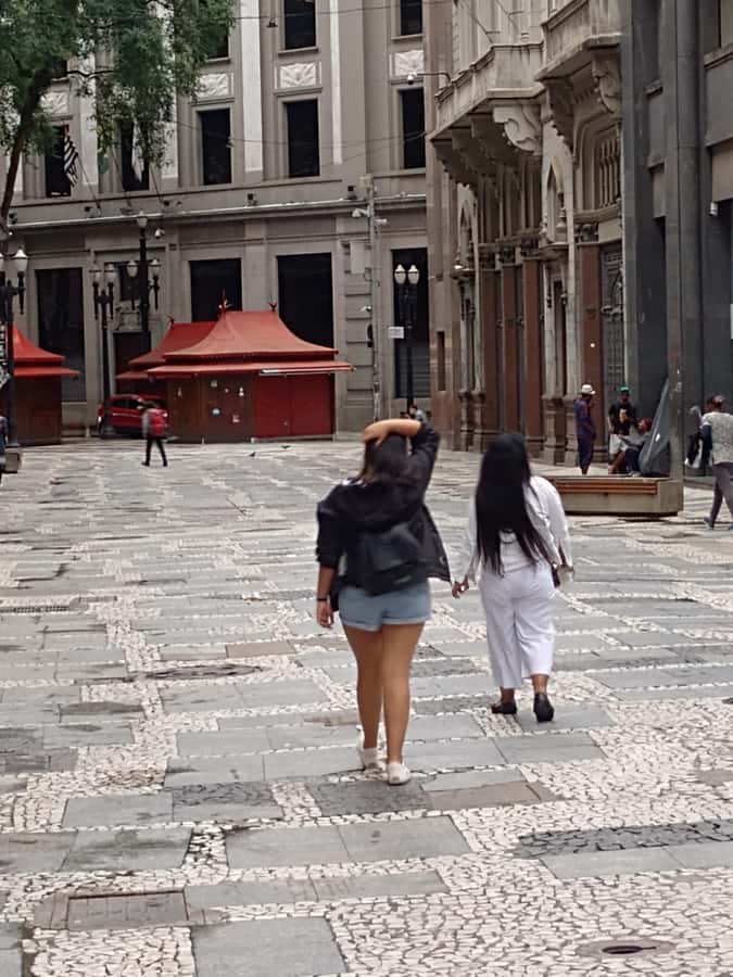 Special tour 8 hour (walking tour + nightlife ) - Using the metro to reach the old city