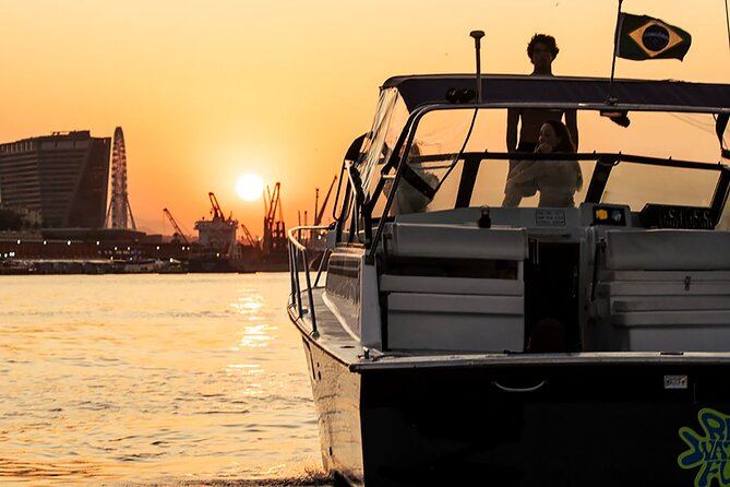 Sunset Boat Tour with Beer, Water, Soda and Snacks included - Why a small boat makes Rio’s sunset special