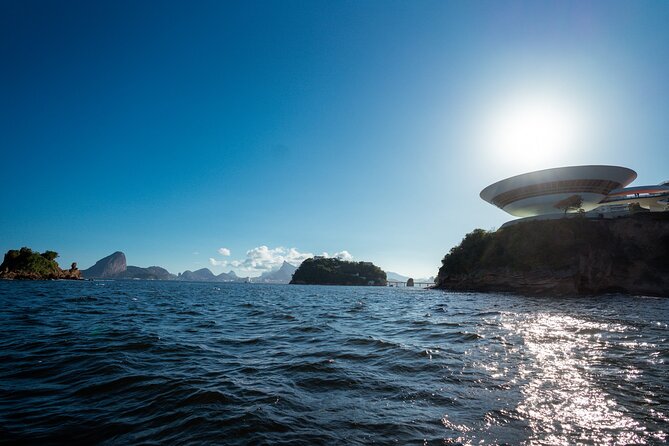 Sunset Boat Tour with Beer, Water, Soda and Snacks included - Guides, languages, and the feel of the group