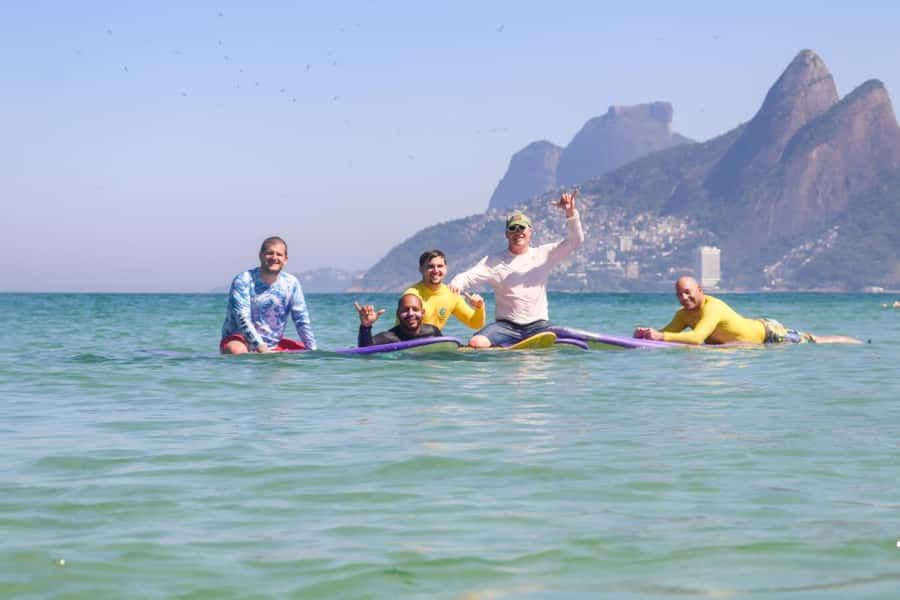 Surf lessons: in Arpoador in Ipanema. - Learning to surf on Praia do Arpoador