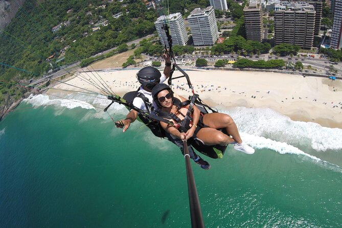 Tandemflyrio paragliding, Rio de Janeiro - Mahmoud and the safety setup