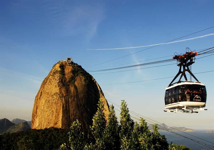 TOUR RIO DE JANEIRO (CIDADE MARAVILHOSA) - Maracanã and the Sambódromo are quick but meaningful